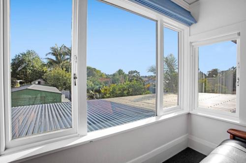 Soothe Serenity Mt Eden Villa with Parking