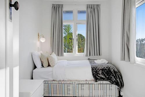 Soothe Serenity Mt Eden Villa with Parking