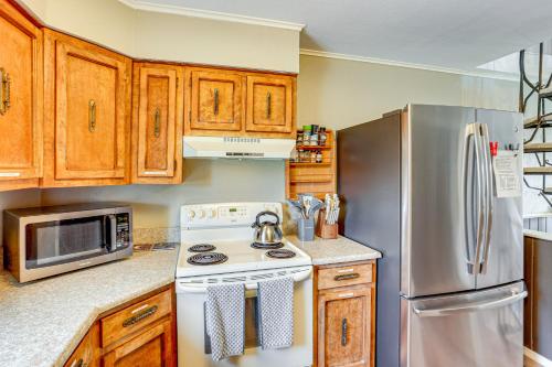 2 Mtn-View Decks and Natural Spring Durango Retreat in S Camino Del Rio