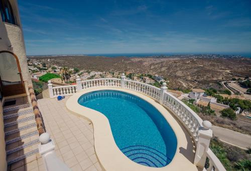 Villa Maravista - Luxury Villa with Private Pool and Sea View