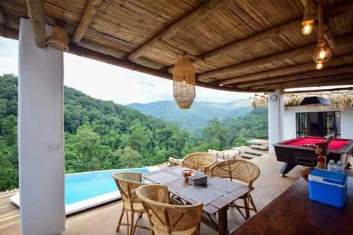 Mountain Floating Cloud near Pong Dued Geyser