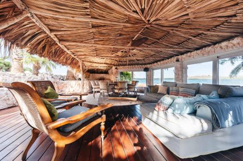 設施, Private Island Isla Kiniw by Bocobay in 紐波特