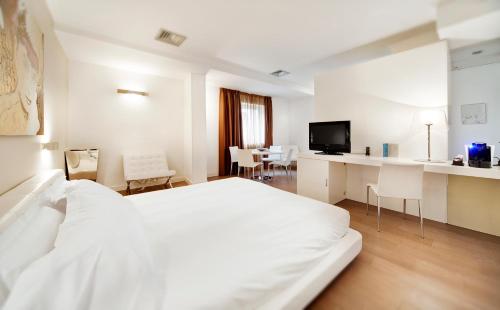 Mediterraneo Palace Hotel - image 6