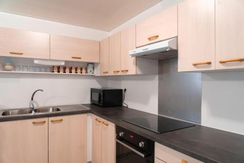 Grand F4, Papeete Frant de Mer TEAVA in Papeete