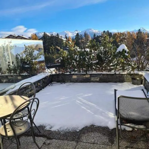 Beau studio avec piscine et terrasse à Crans Montana in Crans-Montana, Schweiz