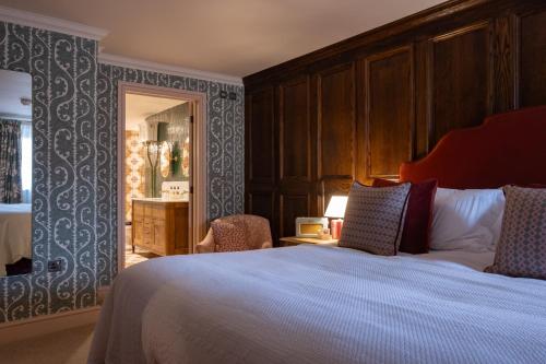 White Hart Hotel - main image