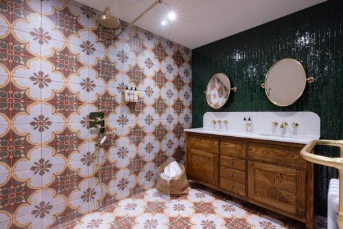 White Hart Hotel - image 4