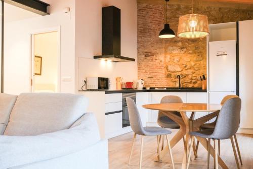 Ganganell Àtic. Apartamento con terraza en Besalú (Ganganell Atic. Apartamento con terraza en Besalu) in Besalu