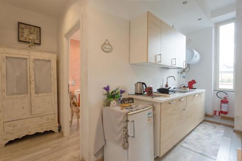 Colosseo Apartments and Rooms - Rome City Centre - image 13