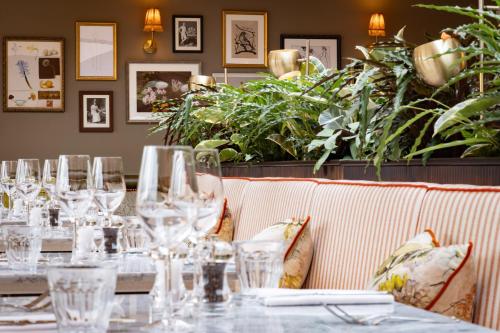 White Hart Hotel - image 13