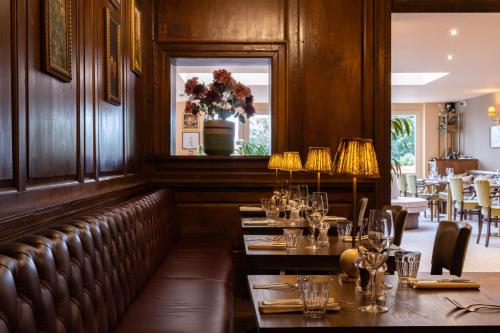 White Hart Hotel - image 10