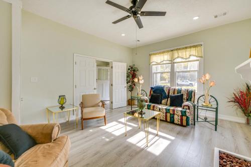 Walk to Riverfront Park Updated Home in Columbus! in 哥倫布市中心