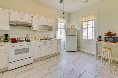 Walk to Riverfront Park Updated Home in Columbus! in 哥倫布市中心