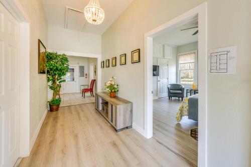 Walk to Riverfront Park Updated Home in Columbus! in 哥倫布市中心