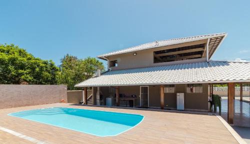 Peldbaseins, Casa com piscina e churrasqueira na Praia Seca in Praia Seca
