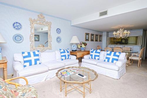 Coastal Oasis Inviting 3BR Condo with Resort Pool in Pawleys Island, USA