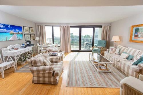 Sandpiper A1E OV 3BR3BA wKitchen & Balcony - image 9