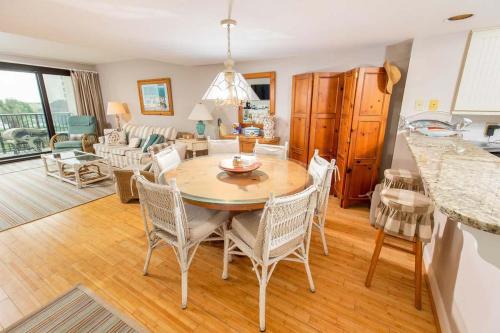 Sandpiper A1E OV 3BR3BA wKitchen & Balcony - image 12