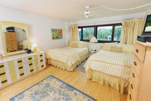 Sandpiper A1E OV 3BR3BA wKitchen & Balcony - main image