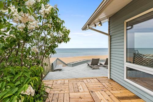 Beachside Getaway private Lake Michigan Beach Frontage in Ferrysburg