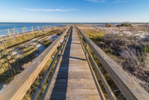 Paradise Point 7BR7BA Oceanfront Beach House - image 9