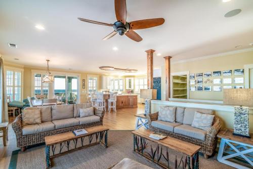 Paradise Point 7BR7BA Oceanfront Beach House - image 7