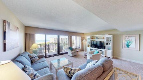 Coastal Hideaway 2BR Condo with Ocean Views in Pawleys Island, USA