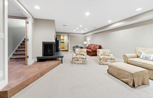 Dreamview- Private Lake frontage - image 13