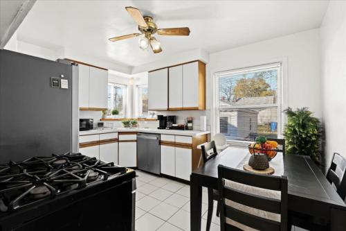 Cozy 4 Bedroom-Outdoor furniture- 2 bathrooms in อิงค์สเตอร์