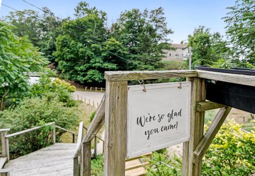 The Bott Cott: Cozy 3-Bedroom Retreat in Grand Haven - image 10