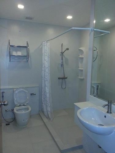The Seacraze Hua Hin  Studio 5th Fl (by Montri C) photo