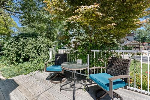 Peaceful Pastel - Cheerful Cottage Close to Pere Marquette and Muskegon Lake - Pet Friendly - image 4