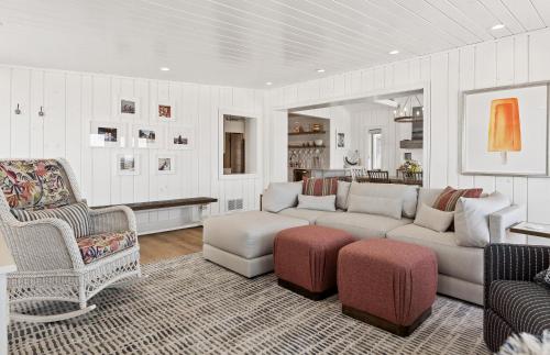 Experience lakeside luxury at - image 7