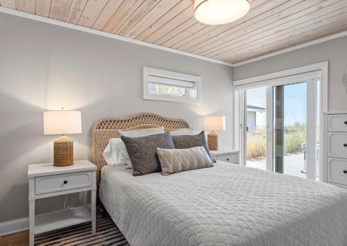 Experience lakeside luxury at - image 13