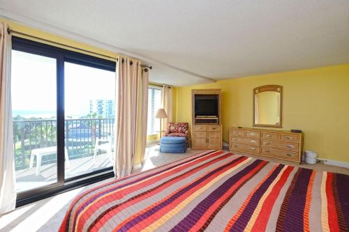 Beachside Serenity Inviting 2BR Resort Amenities in Pawleys Island, USA