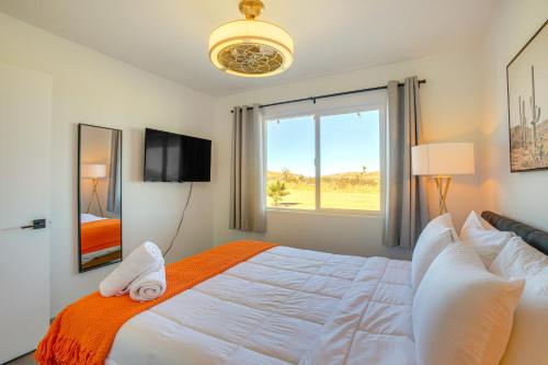 12 Mi to Joshua Tree NP Desert Retreat with Views!