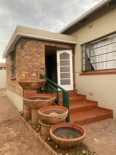  de  m2 amb 1 habitació i 1 bany privat a Magaliesburg (Valley center guest lodge) in Germiston
