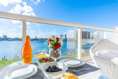Golden Bay 502 in Miami Beach, USA