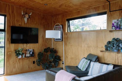 Foudre Suite with Hot Tub at Barrelled Wines Raglan
