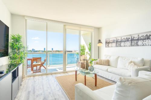Golden Bay 606 in Miami Beach, USA