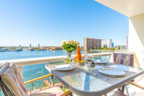 Golden Bay 703 in Miami Beach, USA