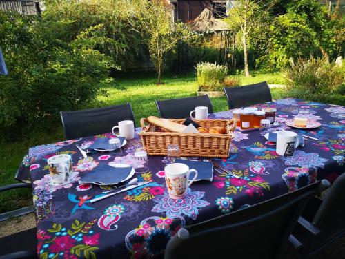Chambre cocon table d'hôte avec jardin à la campagne le nid qui danse vers Vesoul de 1 à 3 personnes chambre d'hôte Noidans-lès-Vesoul