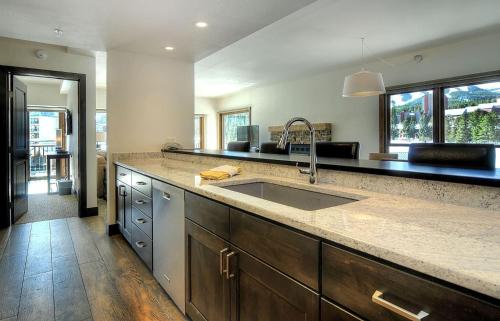 Mountain Elegant - image 14