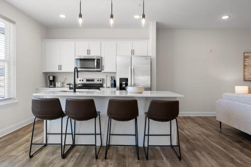 . Chic 2BR at The Poplin - Southside Chattanooga