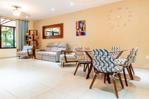 Bright Apt with Pool & jungle Puerto Morelos, Puerto Morelos (zdjęcie 2)