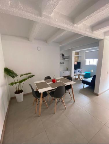 Lindo Apartamento Amoblado en buen sector en Sabaneta