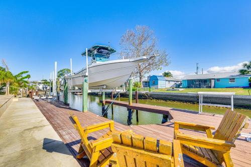 Spacious Canalfront Home with Pool about half Mi to Beach in Hudson, USA