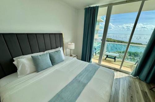 Balcony Ocean Views - Pool, Gym, Wi-Fi & Parking 5