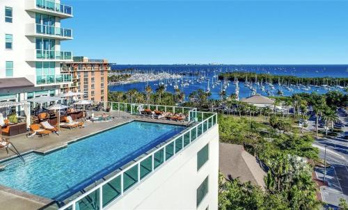 Balcony Ocean View ! WiFi - Pool - Gym - Parking in Coconut Grove