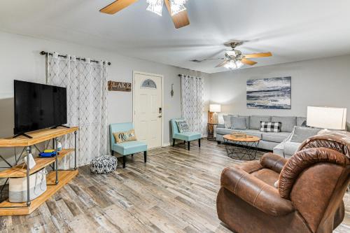. Kentucky Lake Retreat Near Marina & Launch!